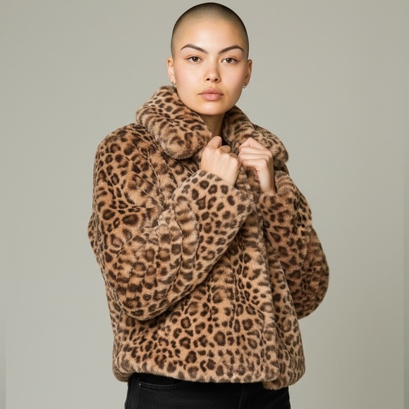 Victoria's Secret Jackets & Blazers - Victoria’s Secret Pink Leopard Faux Fur Jacket Cropped Boxy Coat